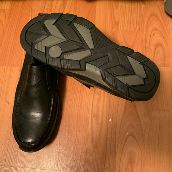 New Slip-on Propet - Picture 3 of 4